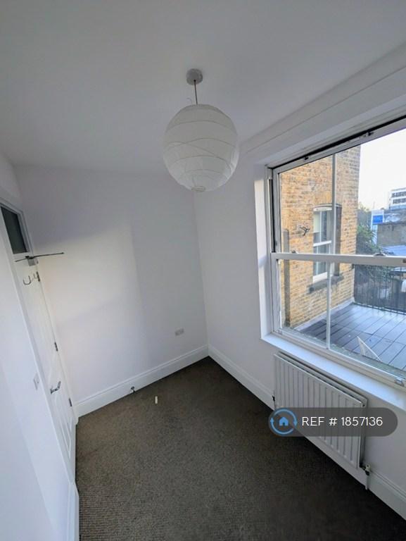 2 bedroom flat in Mare Street, London, E8 (2 bed) (#1857136)