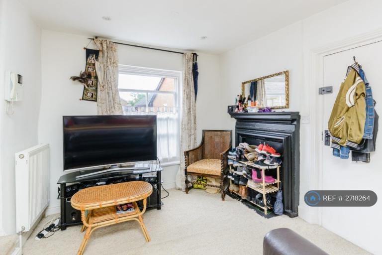 1 bedroom flat in Causeway, Bicester, OX26 (1 bed) (#2718264)