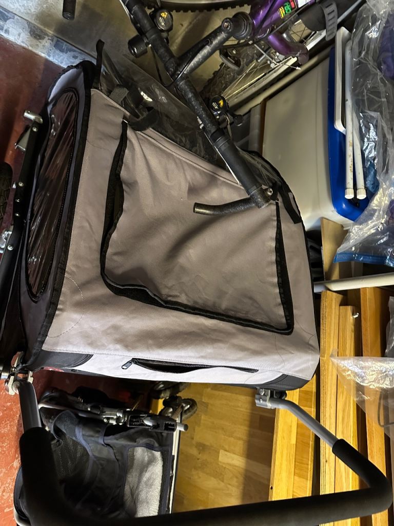 Dog bike carrier (also pram)