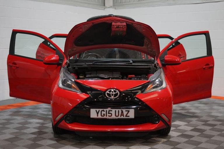 2015 Toyota AYGO 1.0 VVT-i x-play Euro 5 5dr Euro 5 HATCHBACK Petrol Manual