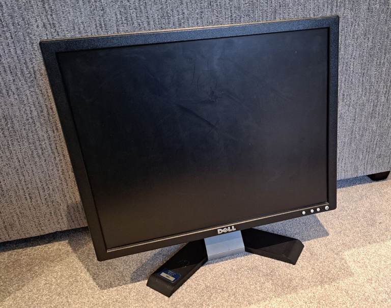 DELL 19" Black LCD PC Monitor 5:4 Ratio VGA Input w/ Built-In Stand