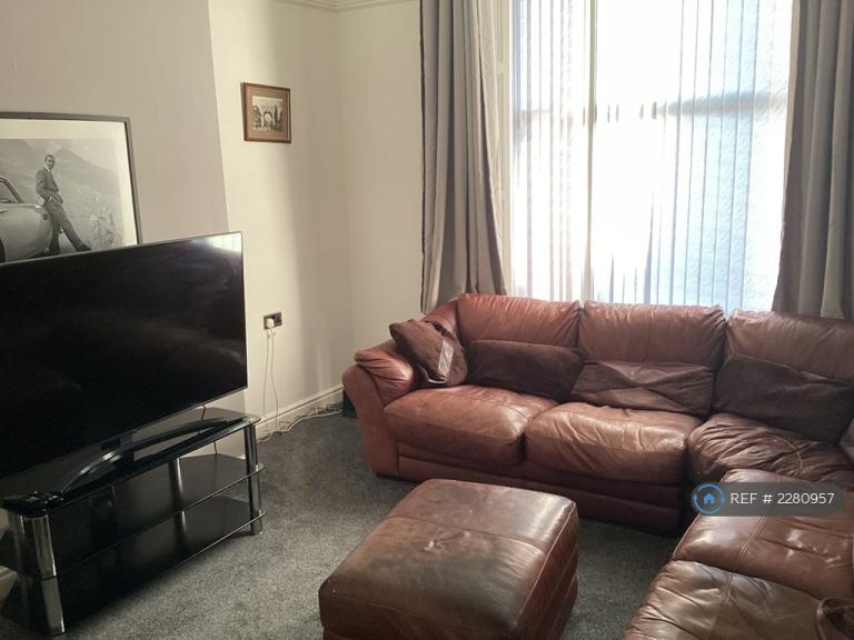 6 bedroom house in Beech Grove, Ashton-On-Ribble, Preston, PR2 (6 bed) (#2280957)