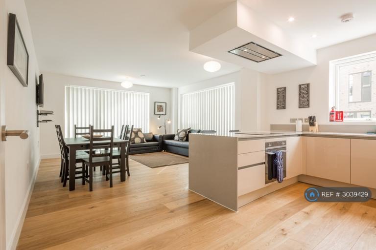 2 bedroom flat in Nine Wells Road, Trumpington, Cambridge, CB2 (2 bed) (#3039429)