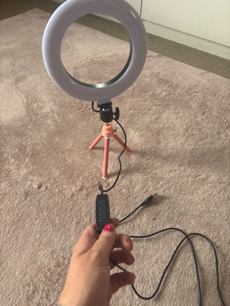 New 6 Inches Ring Light With Adjustable Stand