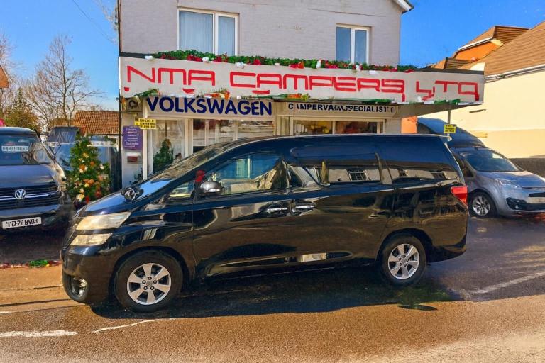 2012 Toyota Vellfire 2.4 PETROL AUTO  8 seater Air con  Apple Carplay &amp; Satnav