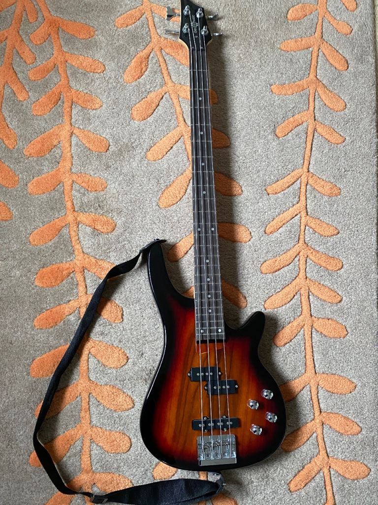 Bass Kit (Bass, Amp, strap and lead)