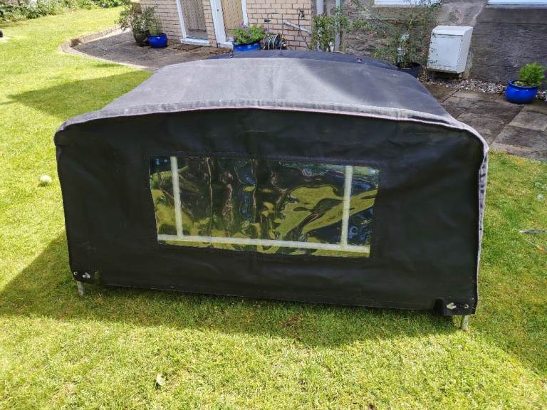 Defender110 Heavy duty hood plus galvanised sticks.