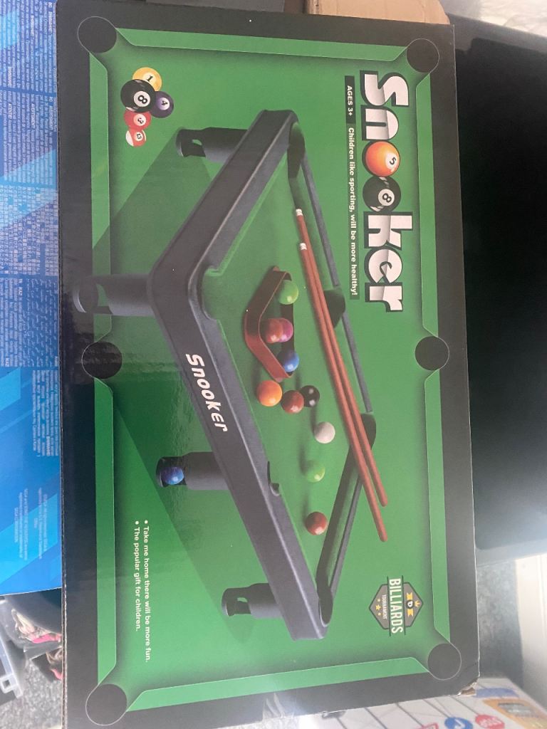 Miniature snooker table 