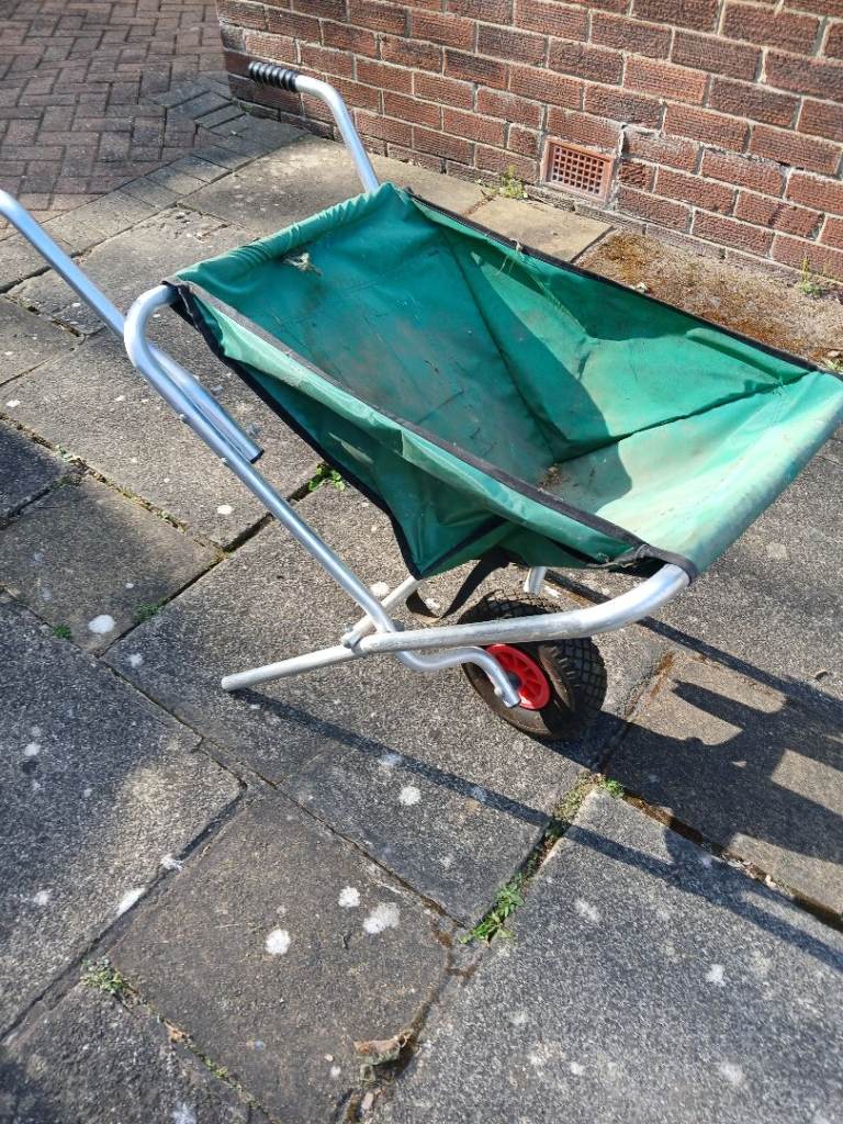 Wheel barrow (folding)