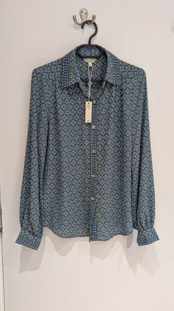 Size S Max Studio London women's collared button-down shirt