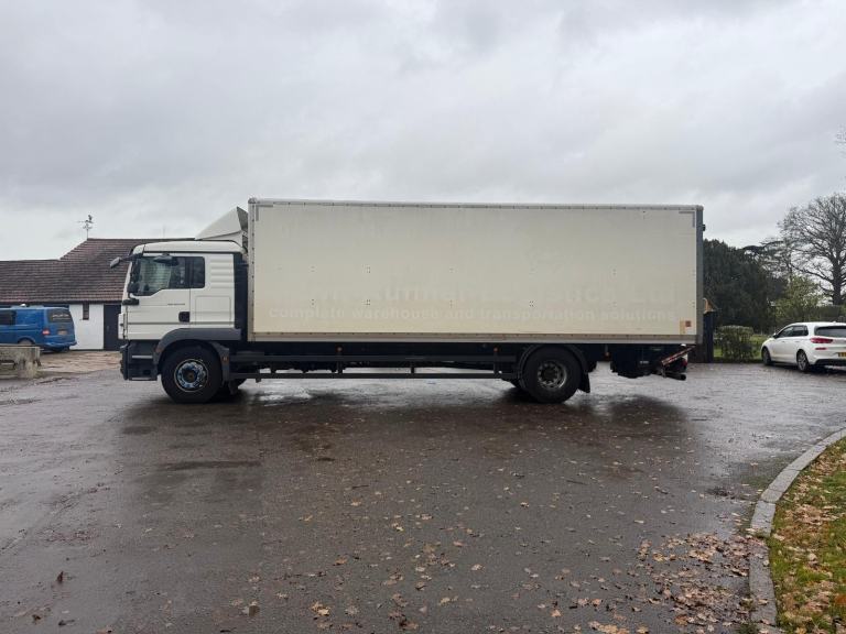 MAN TG-M 18.250, BOX WITH UNDERSLUNG TAILLIFT 