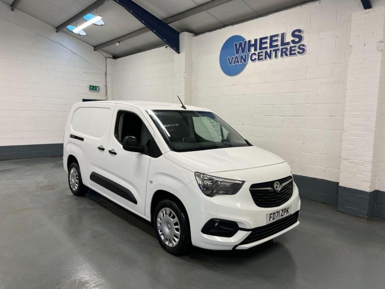 2022 Vauxhall Combo Combo 1.5 Turbo D 2300 Sportive L2 H1 Euro 6 4dr Panel Van Diesel Manual