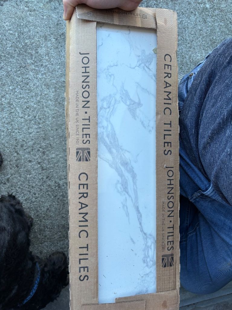 White/grey Ceramic tiles