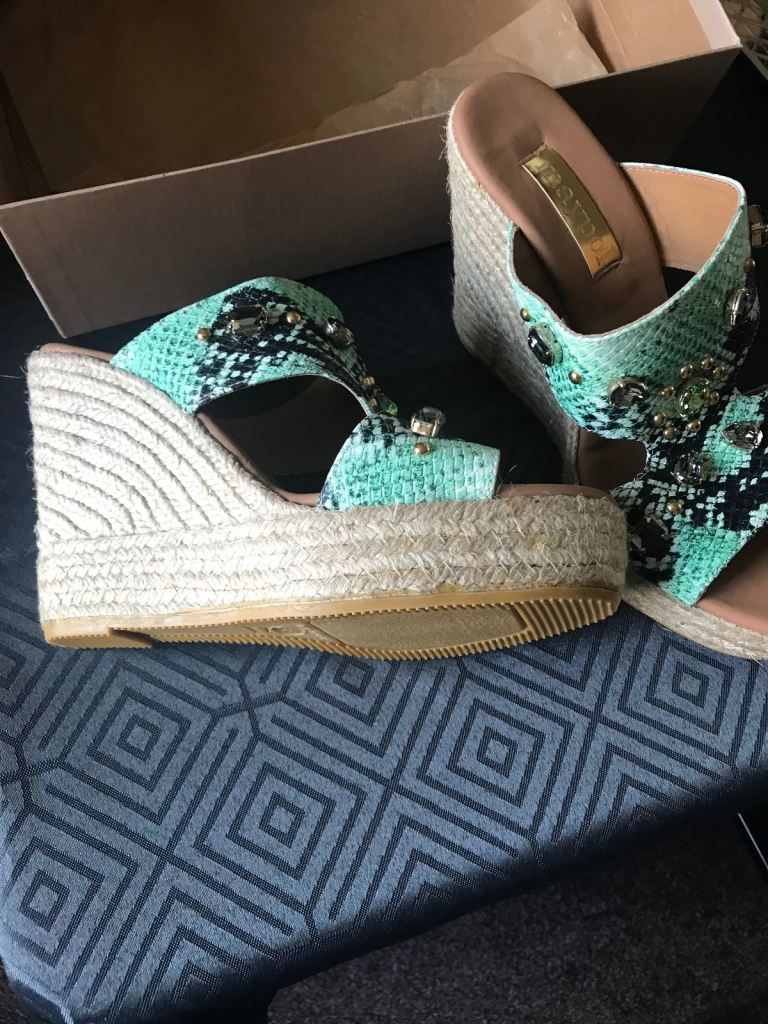 Ladies wedge slip on wedges