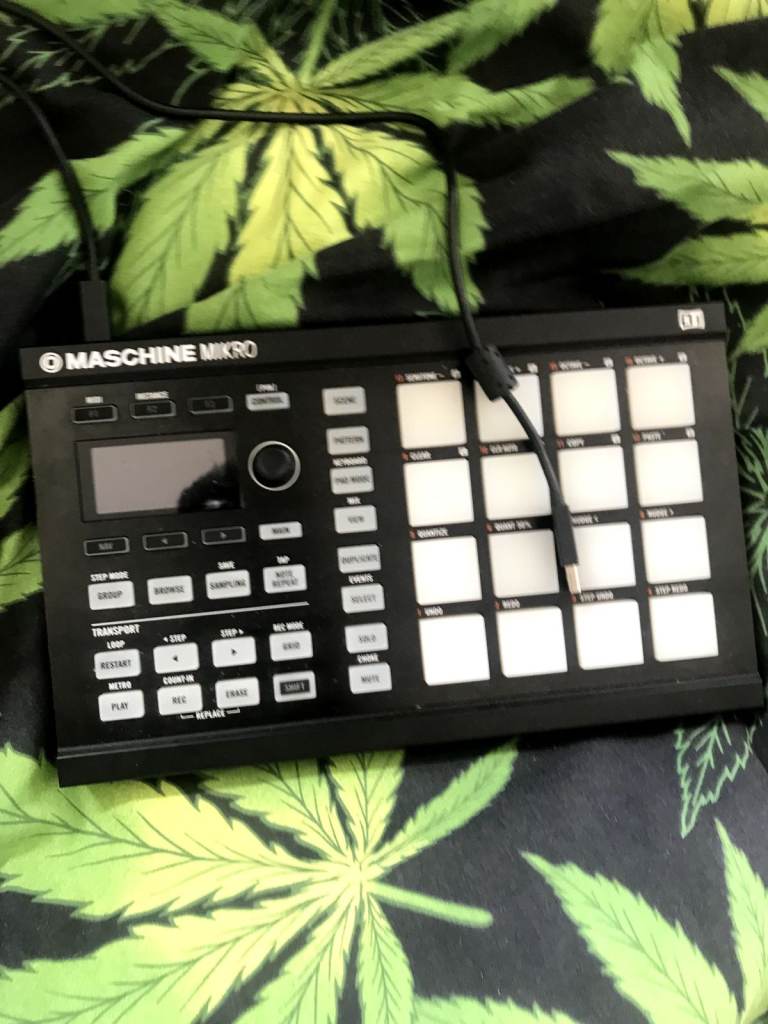 Native Instruments Maschine Mikro Mk2, in perfect working order