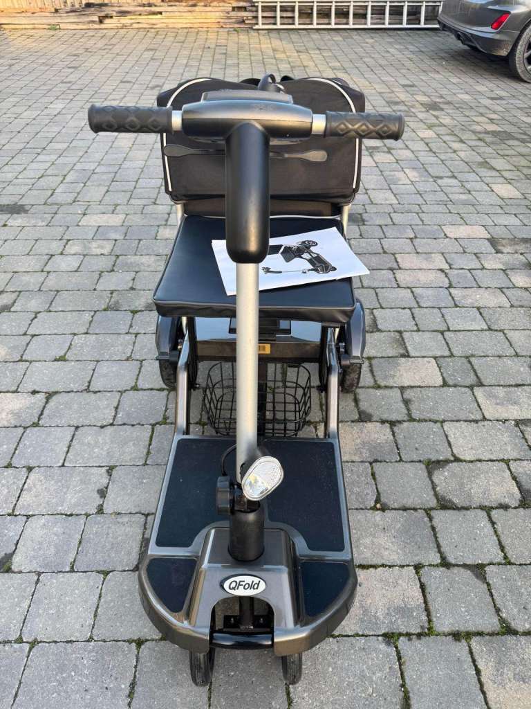 Q-Fold folding scooter - fabulous condition