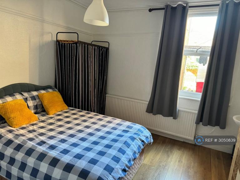 1 bedroom in Agnes Road, Northampton, NN2 (#3050839)
