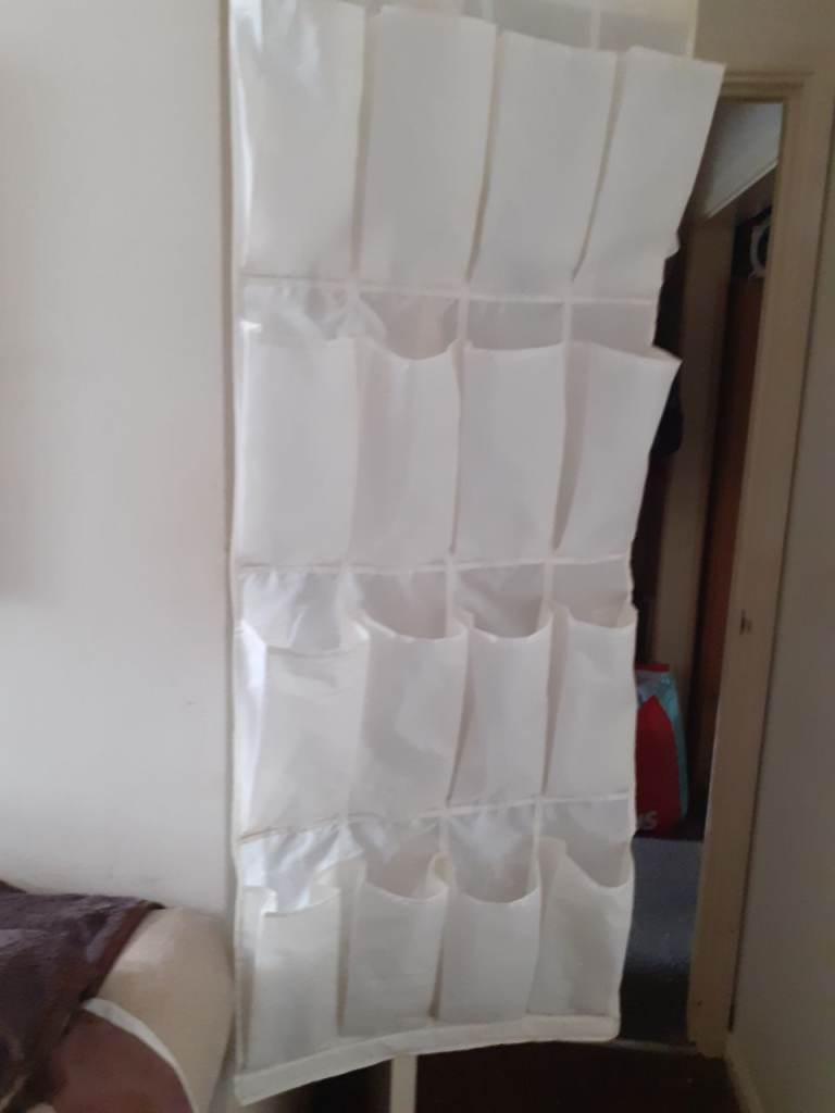 Linen shoe holder