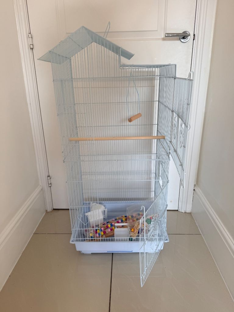 TALL AND LARGE BIRD CAGE… BRAND NEW 