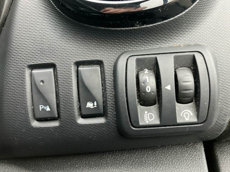 2020 Renault Trafic LL30 ENERGY dCi 120 Sport Nav 9 Seater Standard Roof Minibus DIESEL Manual