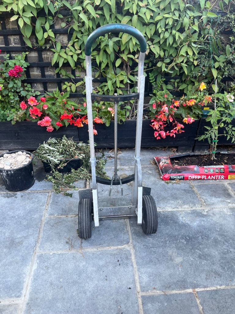 Magliner hand truck 