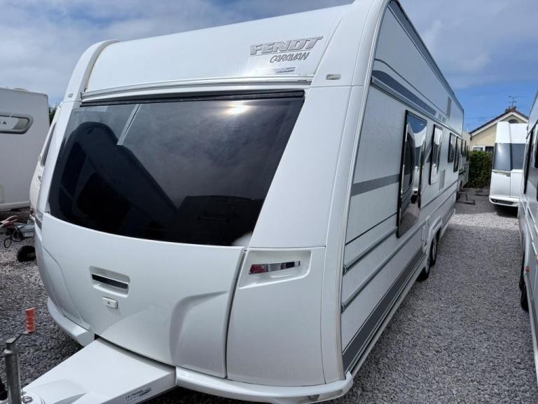 2016 FENDT Le Vogue 700 5 Berth fixed island bed
