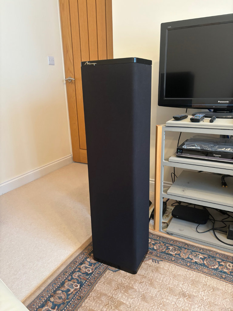 MIRAGE M 890i  BIPOLAR AUDIOPHILE SPEAKERS  . MINT CONDITION . BARGAIN