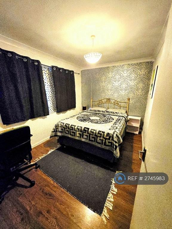 1 bedroom in Great Grove, Bushey, WD23 (#2745983)