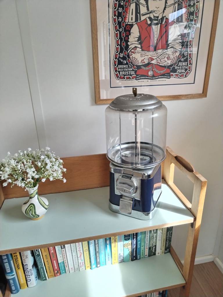 Retro Beaver Bubblegum Vending Machine