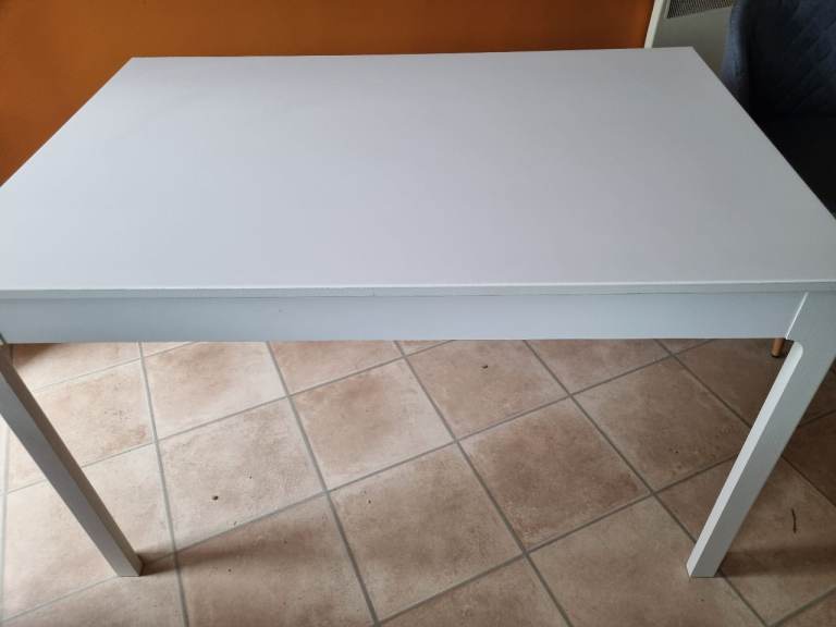 Table n chairs