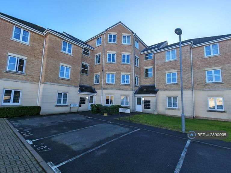 3 bedroom flat in Endeavour Road, Swindon, SN3 (3 bed) (#2890035)