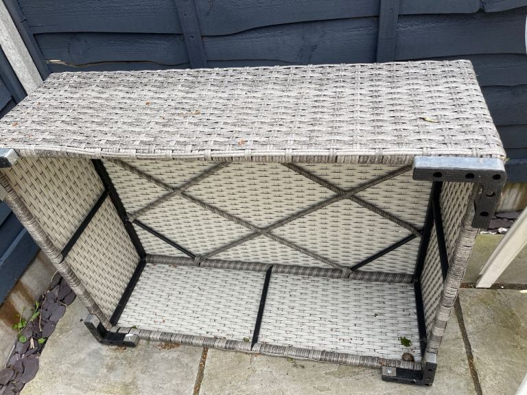 Rattan furniture 2 corners . For spares/repairs