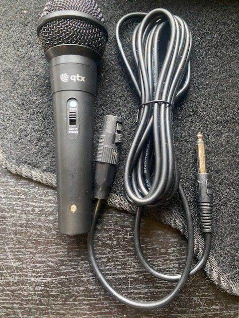 NEW MICROPHONE AND CABLE FOR SALE - STUNNING BLACK COLOUR - ONLY £12