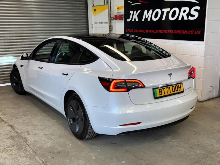 TESLA MODEL 3 (Dual Motor) Long Range Auto 4WDE 4dr 2021