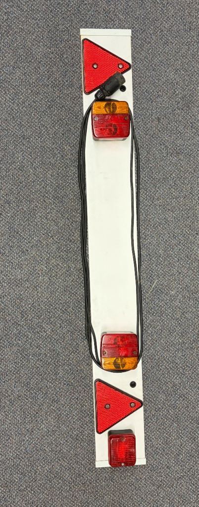 4 foot trailer light board including fog light and reflectors