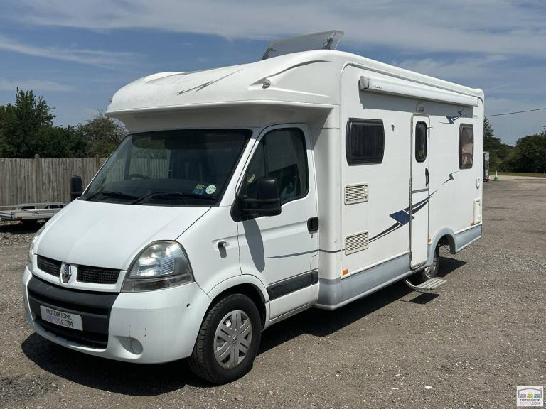 Lunar Fivestar, 4 Berths, 4 Belts, Rear French Bed
