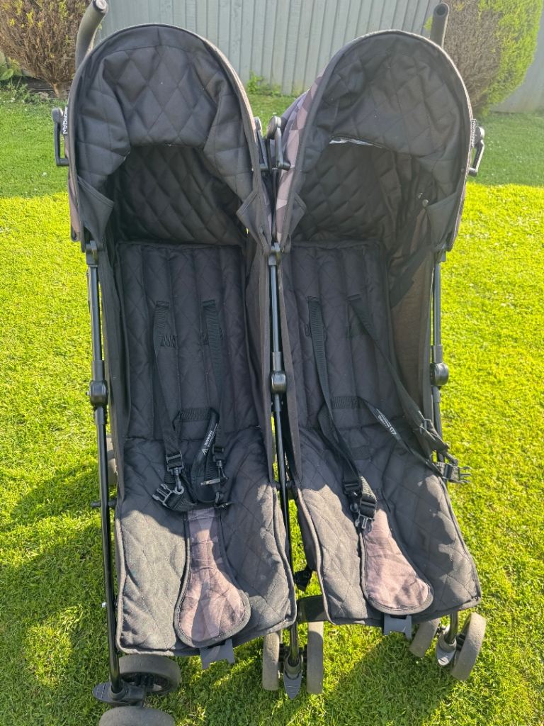 Double pushchair 