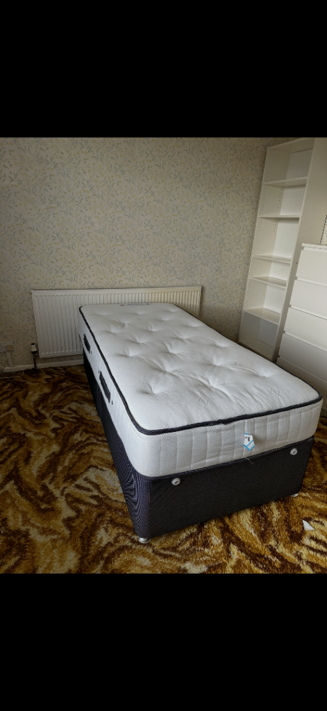 Single Divan Bed with Mattress – 2 storage drawers 