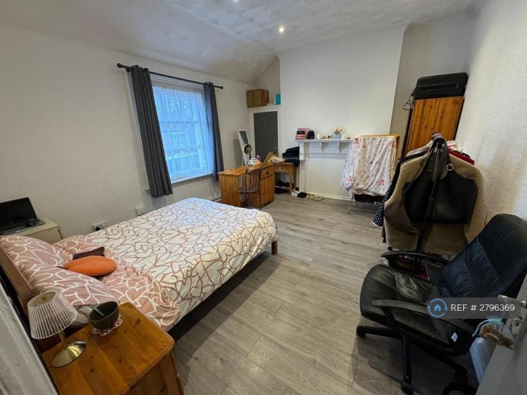 2 bedroom flat in Bevois Mansions, Southampton, SO14 (2 bed) (#2796369)