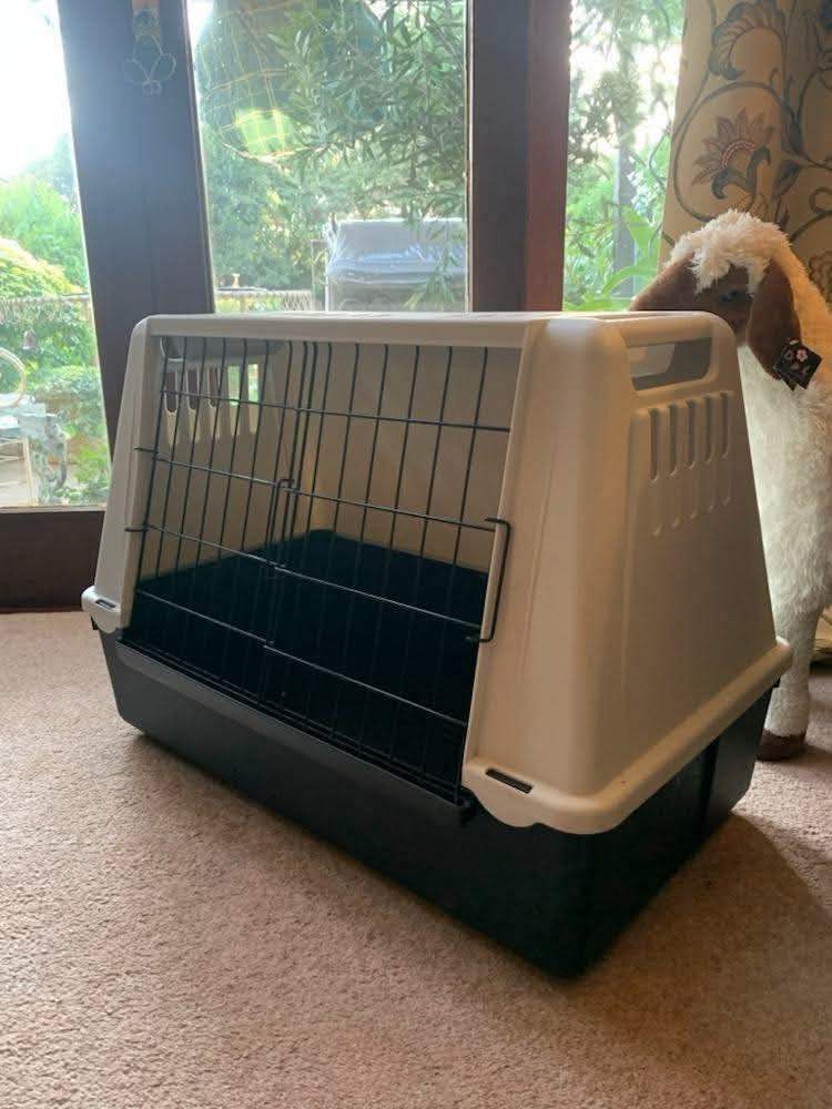 As new. Ferplast Atlas dog crate/carrier travel etc 