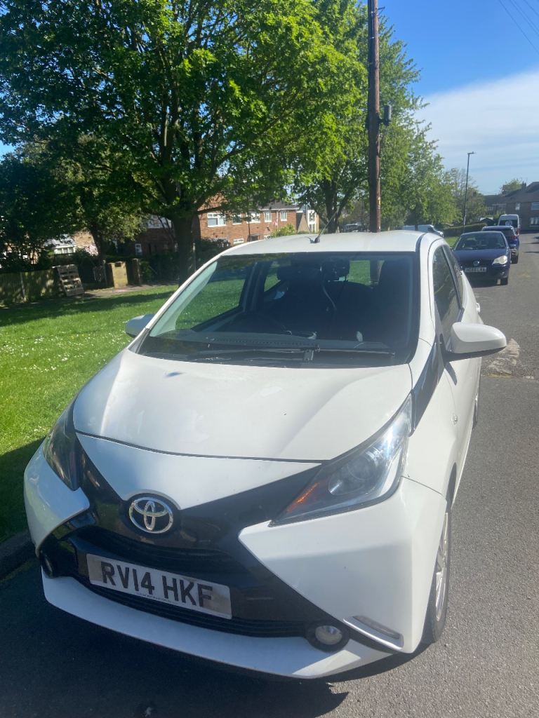 Toyota, AYGO, Hatchback, 2014, Manual, 998 (cc), 5 doors