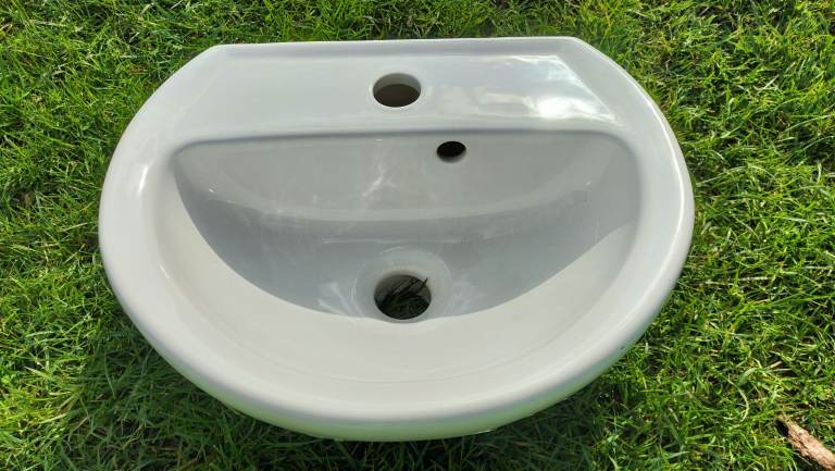 Brand New Viceroy Oval Hand Basin 
