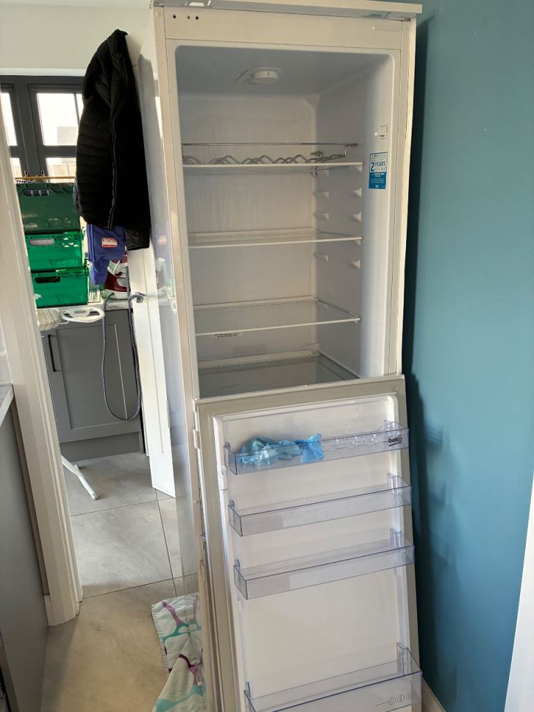 Beko Integrated Fridge Freezer