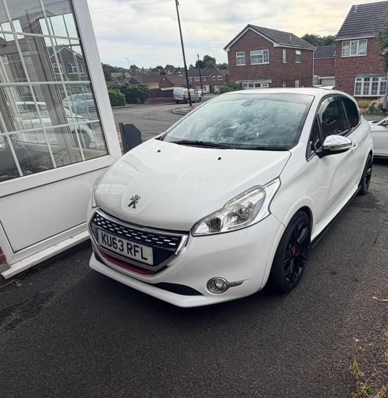 Peugeot, 208 GTI little angry baguette