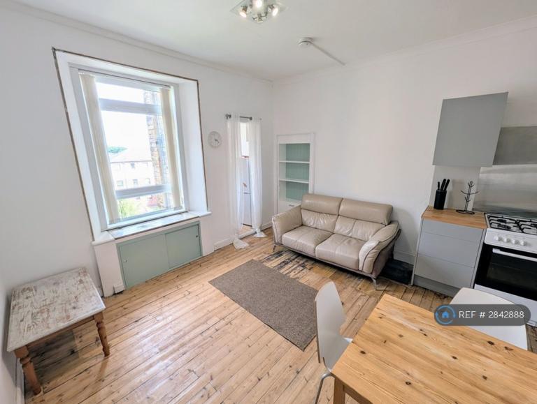 2 bedroom flat in Springhill, Dundee, DD4 (2 bed) (#2842888)