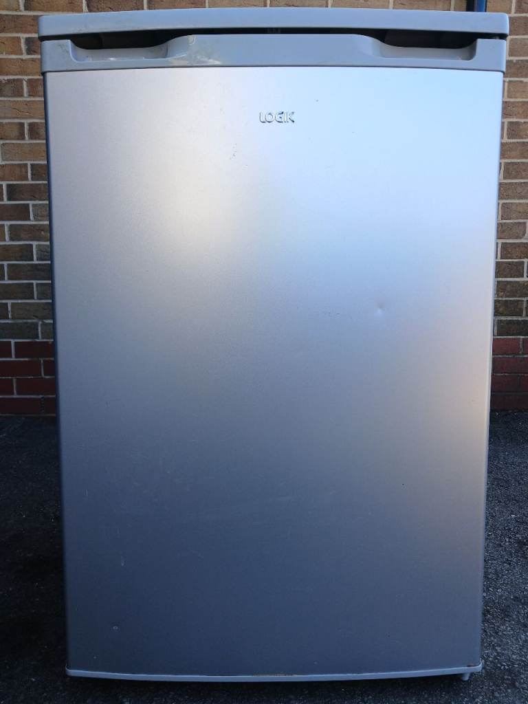 FREEZER UNDER COUNTER FREEZER WITH THREE COMPARTMENTS CAN DELIVER £80