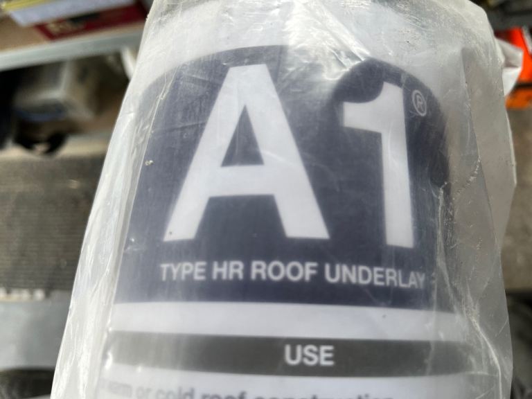 Roofing membrane underlay 