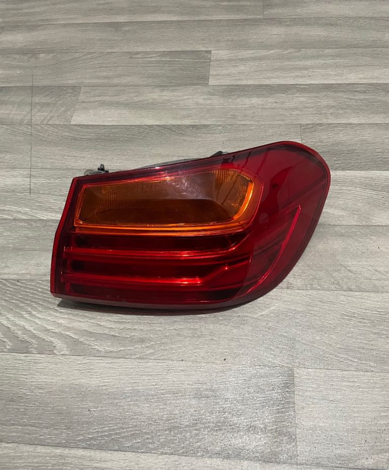BMW 4 SERIES REAR OUTER DRIVER RIGHT SIDE TAIL LIGHT F32 F33 F36 F82