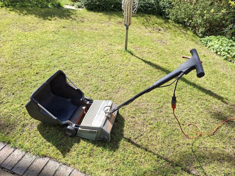 Lawn scarifier electric Black and Decker