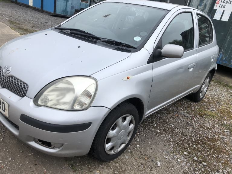 TOYOTA YARIS 1L PETROL 2004 5 DOOR BREAKING ALL PARTS GOING CHEAP 
